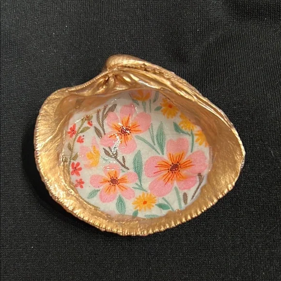 Handcrafted Floral Shell decoupage Trinket Dishes - Gold and Multicolor set of 3 - Picture 5 of 8
